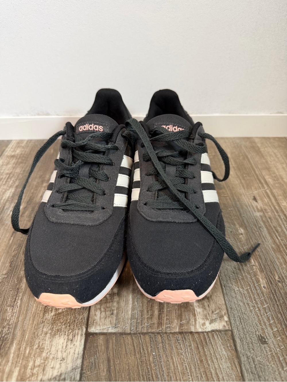 Adidas V Racer 2.0 Women’s Retro Sneakers Size 7 Black White Pink DB0432